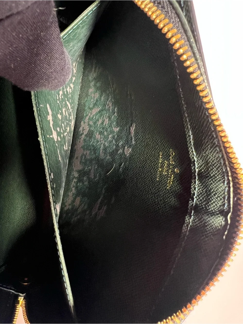 7101: Louis Vuitton Taiga Baikal Wristlet Clutch Pouch Green